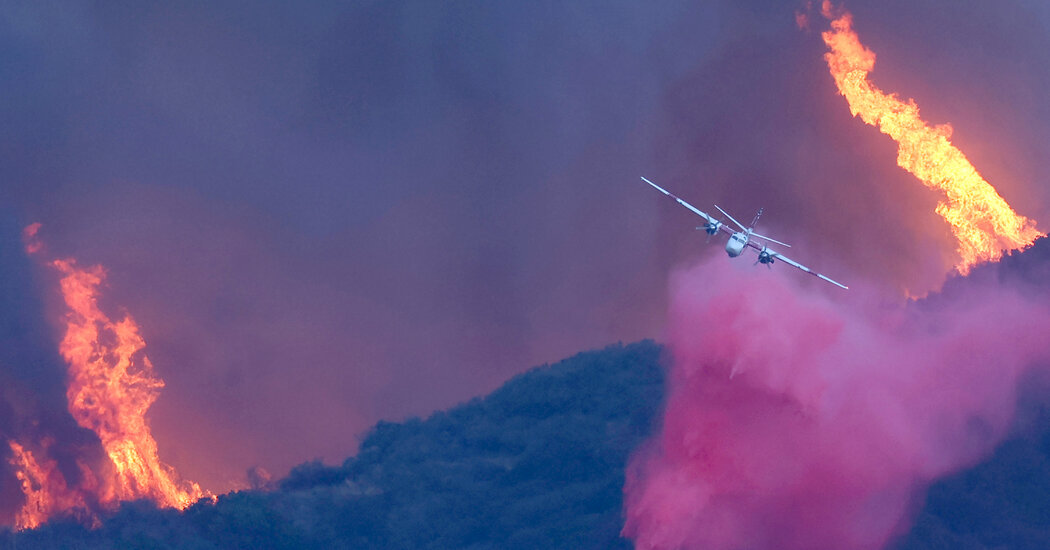 O retardador de fogo rosa que os aviões estão lançando sobre os incêndios na Califórnia é seguro?