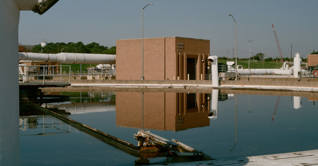Pela primeira vez, a EPA alerta sobre ‘produtos químicos para sempre’ em fertilizantes de lodo