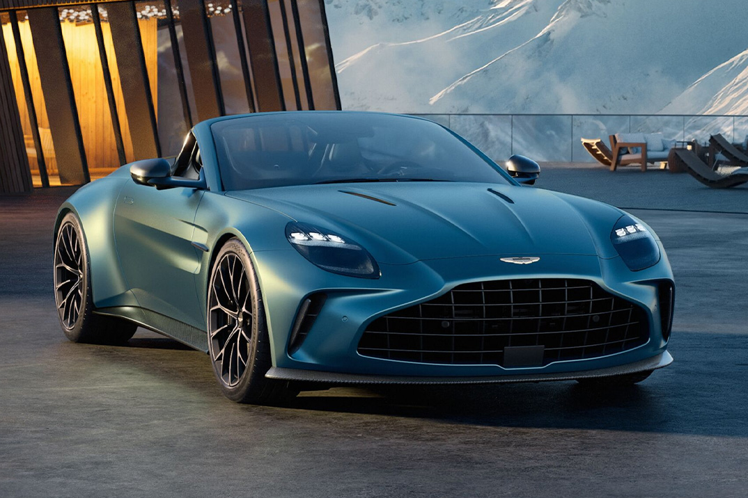 Aston Martin revela o Vantage V8 Roadster 2025 com capota conversível dobrável ultrarrápida