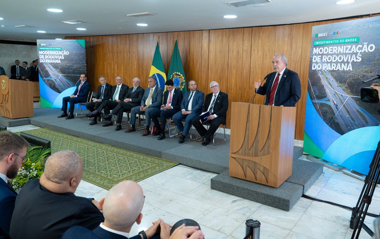 ANTT comemora a aprovação do financiamento de R$ 6,4 bilhões para melhorias no Lote 2 do Paraná — Agência Nacional de Transportes Terrestres
