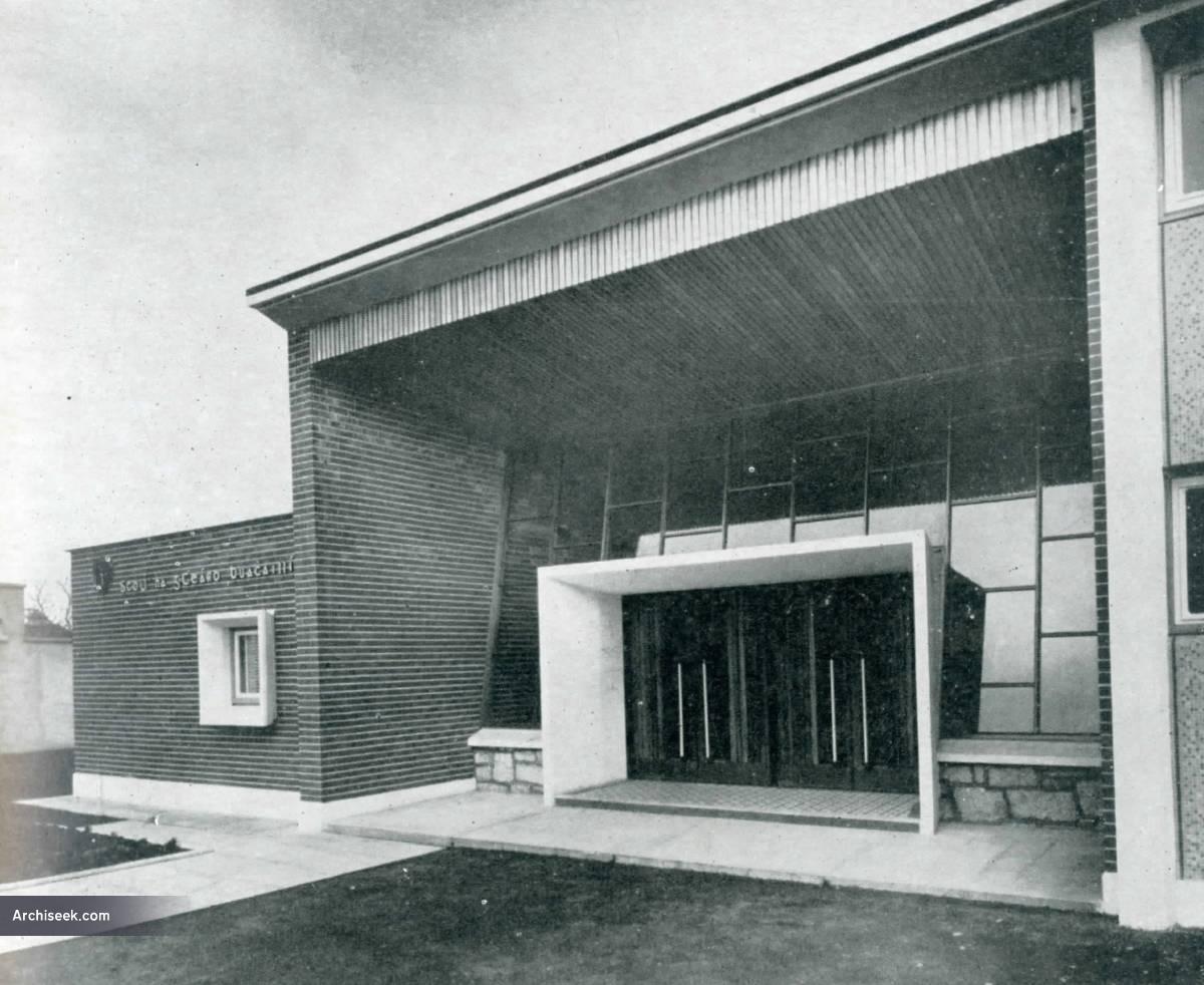 1957 – Escola Vocacional dos Meninos, Killester, Dublin