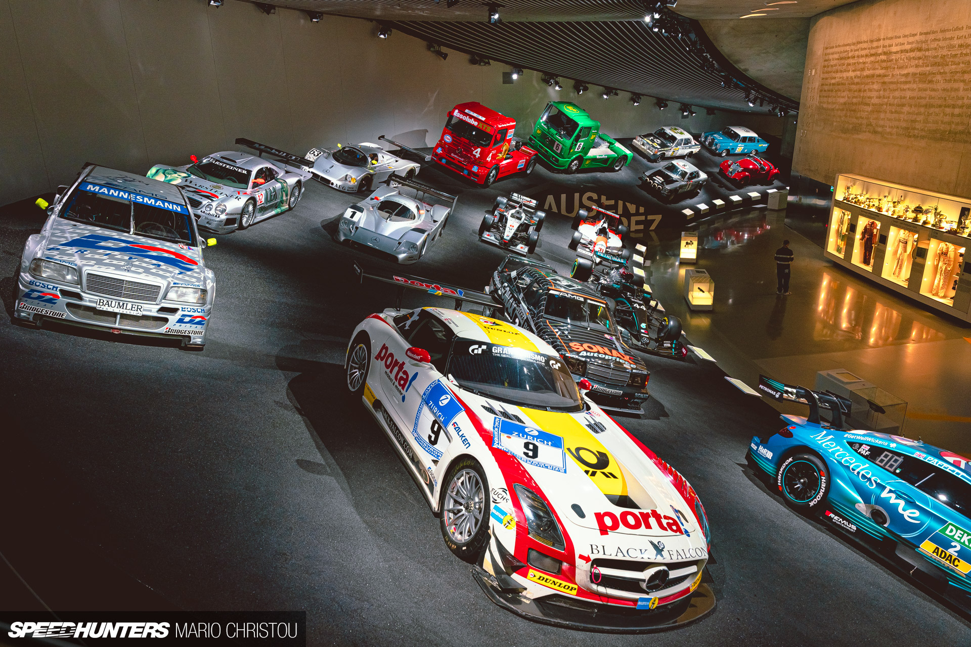 Explorando o poder de engenharia da Mercedes-Benz