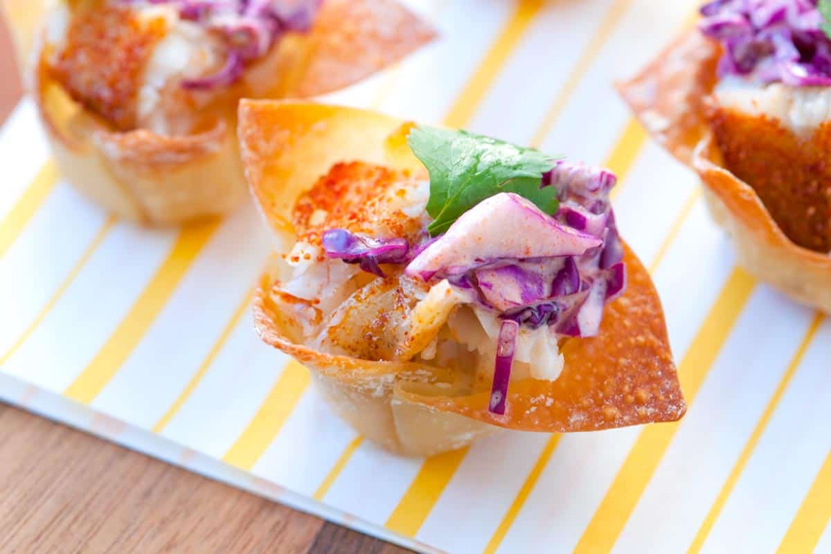 Mini tacos de peixe com receita de salada de salada de chipotle
