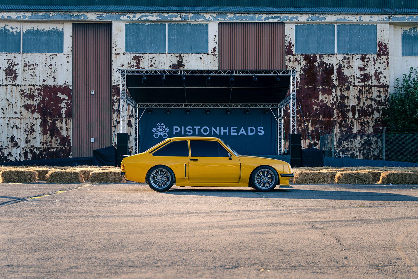 Consignar seu carro para ingressos de serviço anual gratuitos