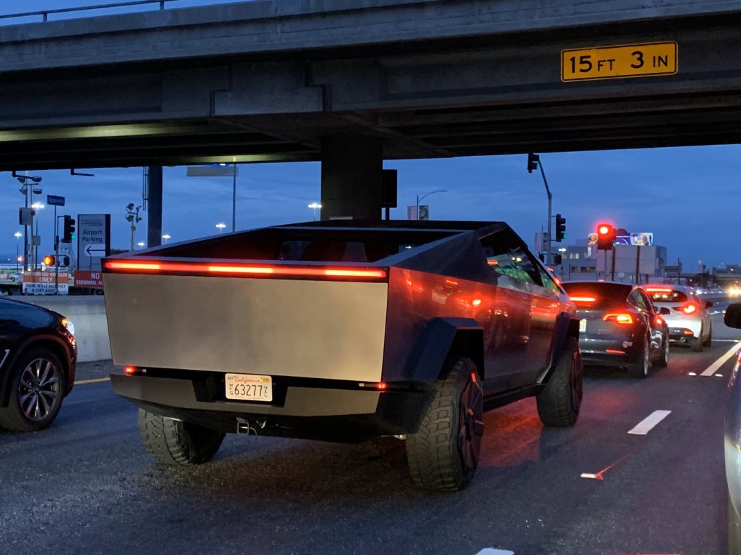Cybertruck é incrivelmente caro para garantir (mas outros teslas são piores)