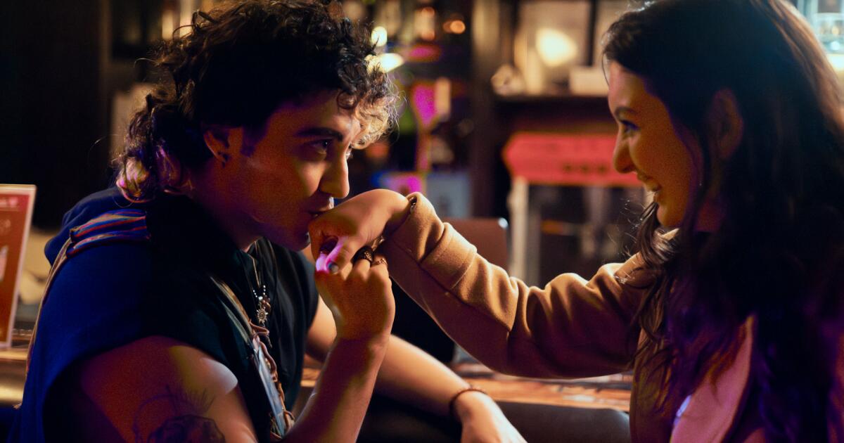 ‘Love Game’ é uma peça interativa que se desenrola dentro de um bar de la bar