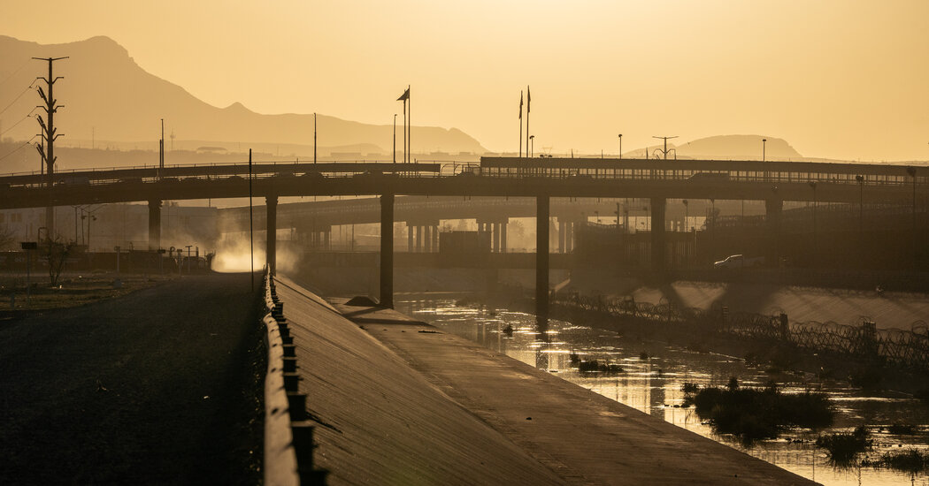 Na fronteira antes cheia do México, poucos migrantes permanecem