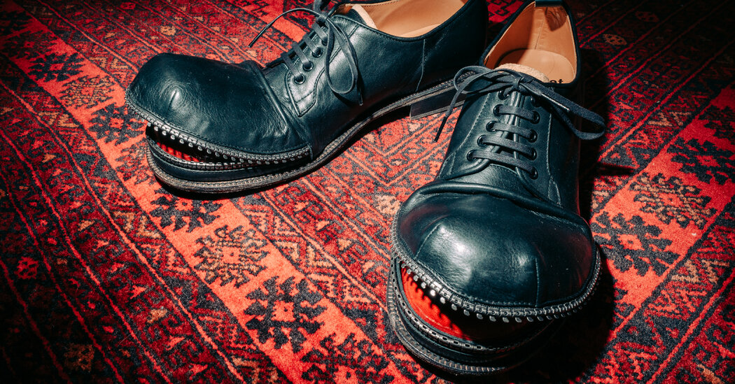 Quando as marcas precisam de um sapato selvagem, eles contratam esse homem