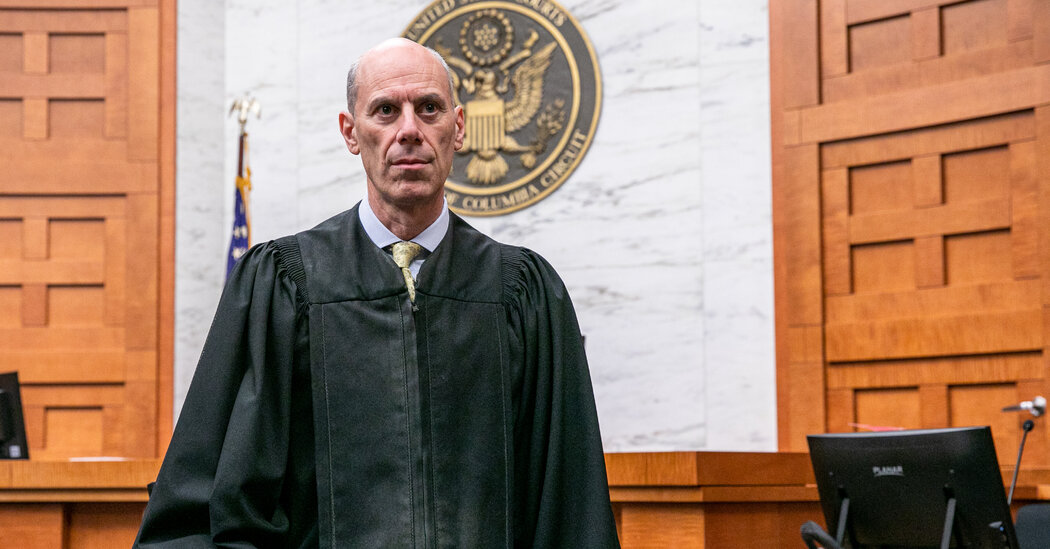 O juiz mantém o bloco nas deportações do governo Trump sob a lei de guerra