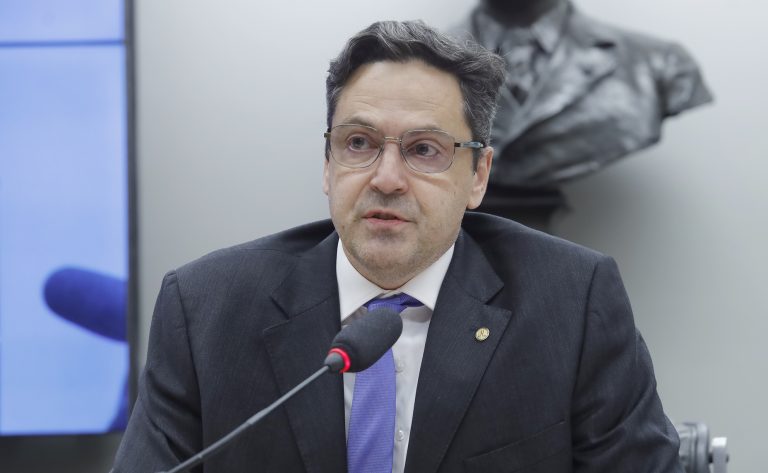 Projeto permite que estados e DF legislem sobre questões de direito agrário – Notícias