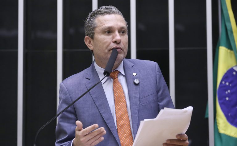 Projeto cria taxa sobre emissão de gases poluidores a ser cobrada dos usuários de transporte aéreo e terrestre – Notícias