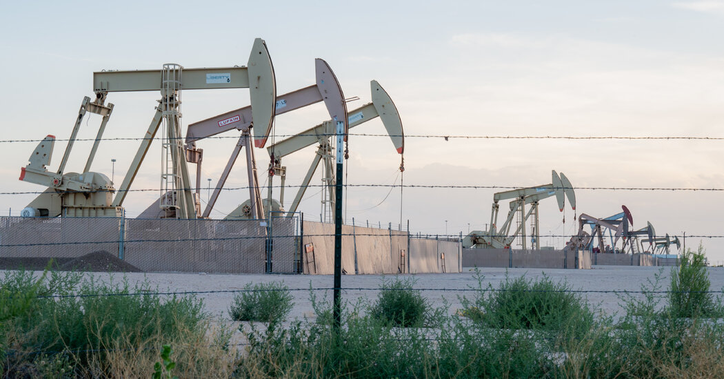 Os preços do petróleo e metais caem sobre preocupações com a economia global.