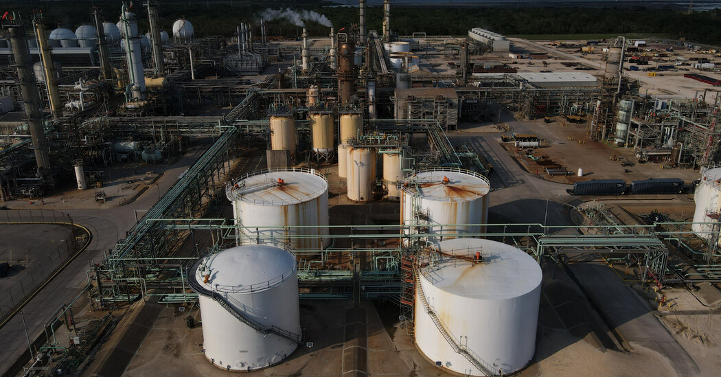 A indústria química pede a isenção de Trump dos limites de poluição