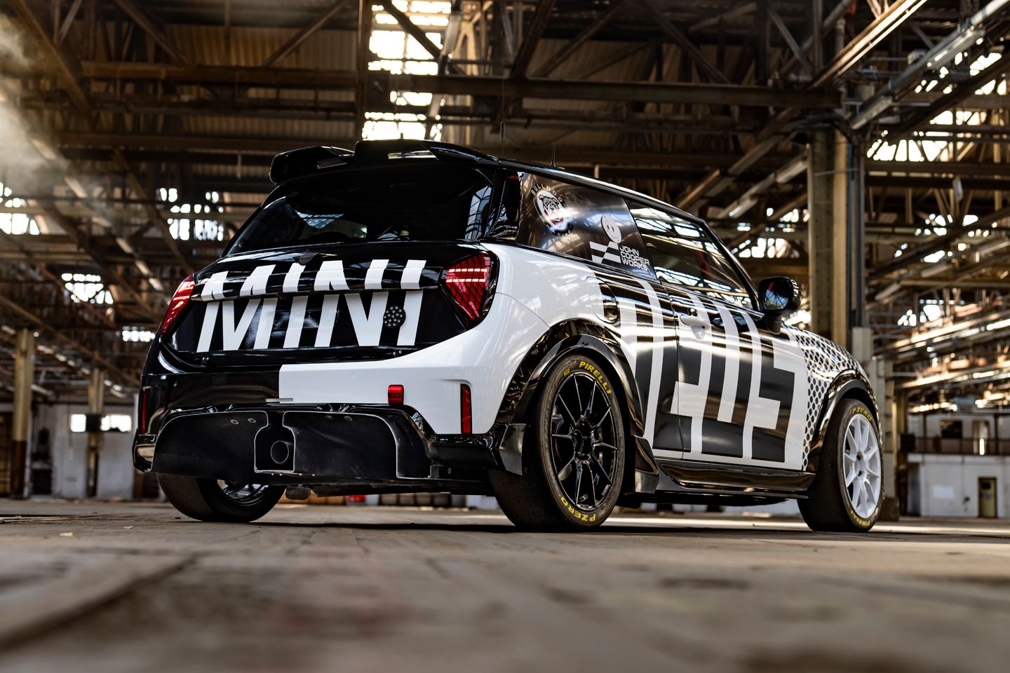 Mini revela o último carro de corrida JCW antes do N24