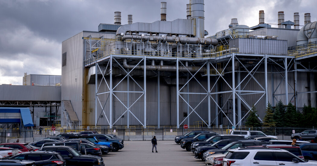 Trump para assinar a ordem executiva voltando algumas tarifas de automóveis