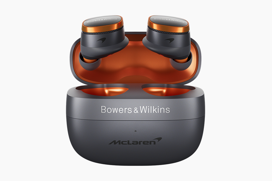Bowers & Wilkins fez uma edição McLaren de seus fones de ouvido sem fio PI8 de prateleira superior