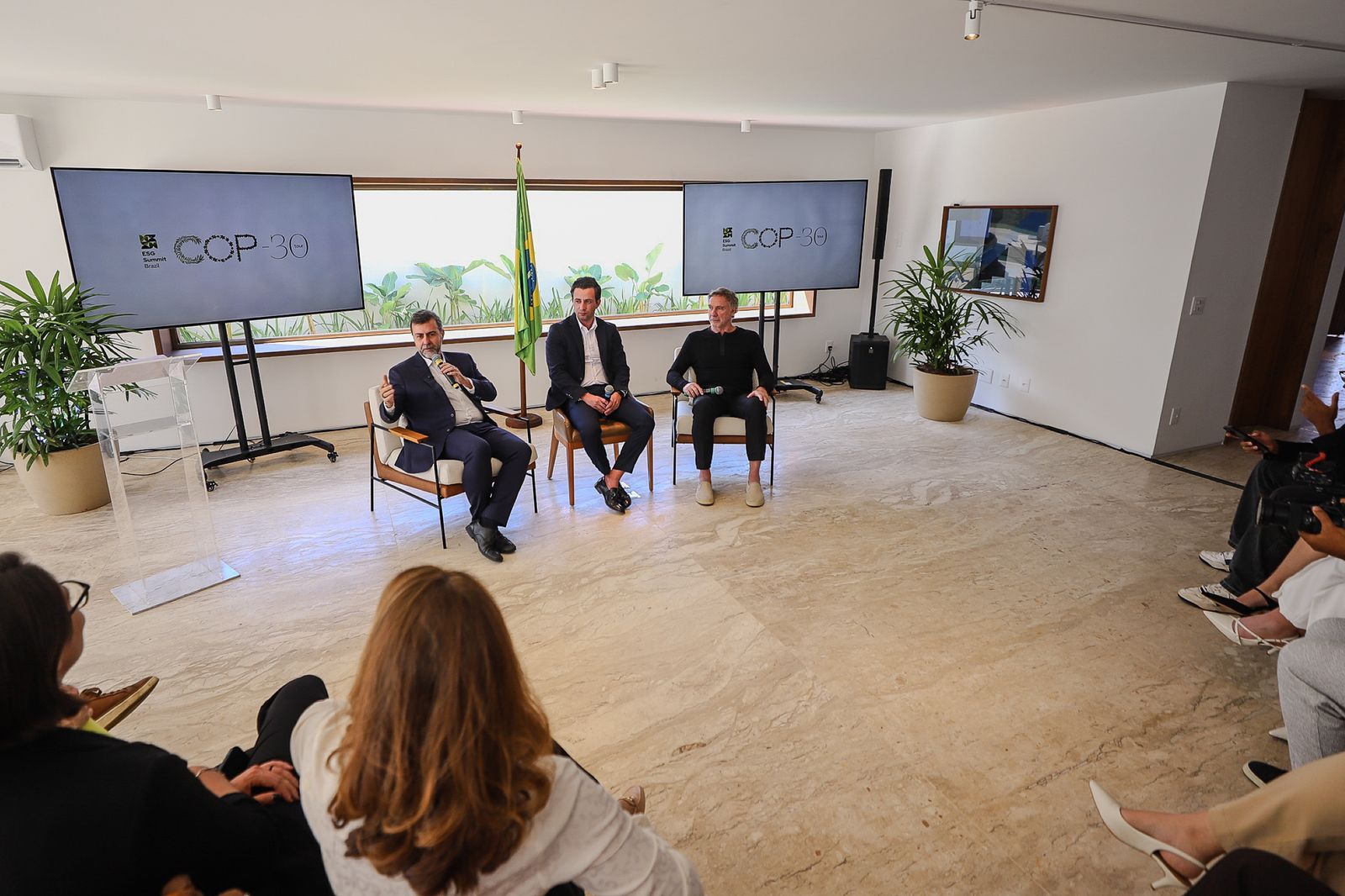 Em painel sobre sustentabilidade e COP 30, presidente da Embratur aborda iniciativas e desafios da Agência