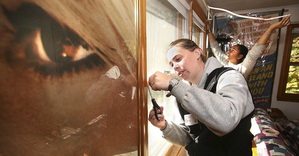 Cortes do Doge puxam os voluntários do AmeriCorps para fora dos empregos de socorro de desastres