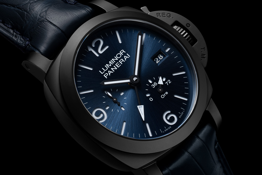 Panerai estreia uma reserva de energia Luminor GMT azul com uma caixa de ceramica preta Ceramica