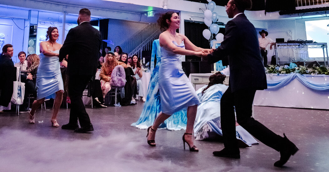 Como era ter uma quinceañera no início dos anos 2000 em Los Angeles?