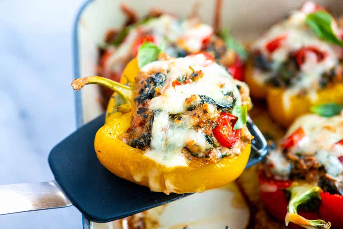 Receita de pimentão recheado de salsicha fácil
