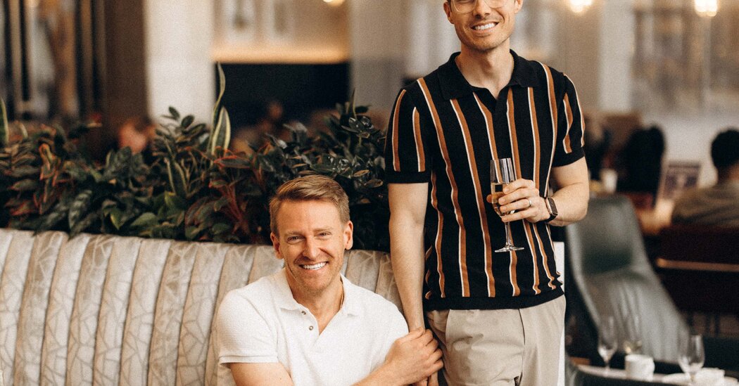 Viajantes únicos estão encontrando amor em salões de aeroportos