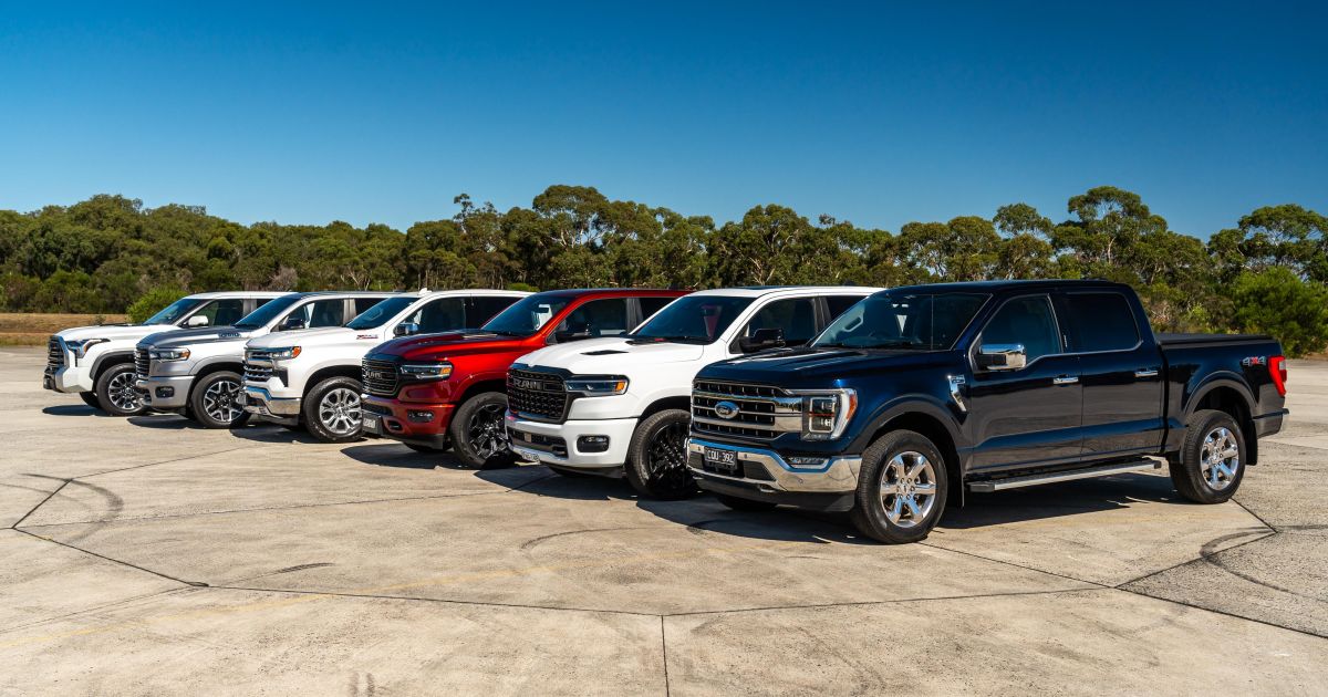 Ford F-150 vs Chevrolet Silverado 1500 vs RAM 1500 vs Toyota Tundra Comparação: Spec Battle