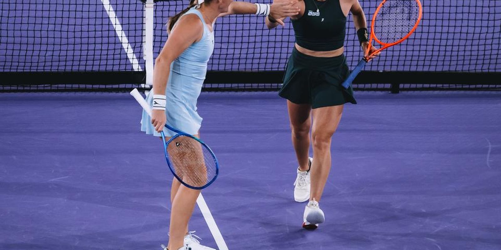 Dupla de Stefani volta a vencer e avança à semi do WTA de Stuttugart