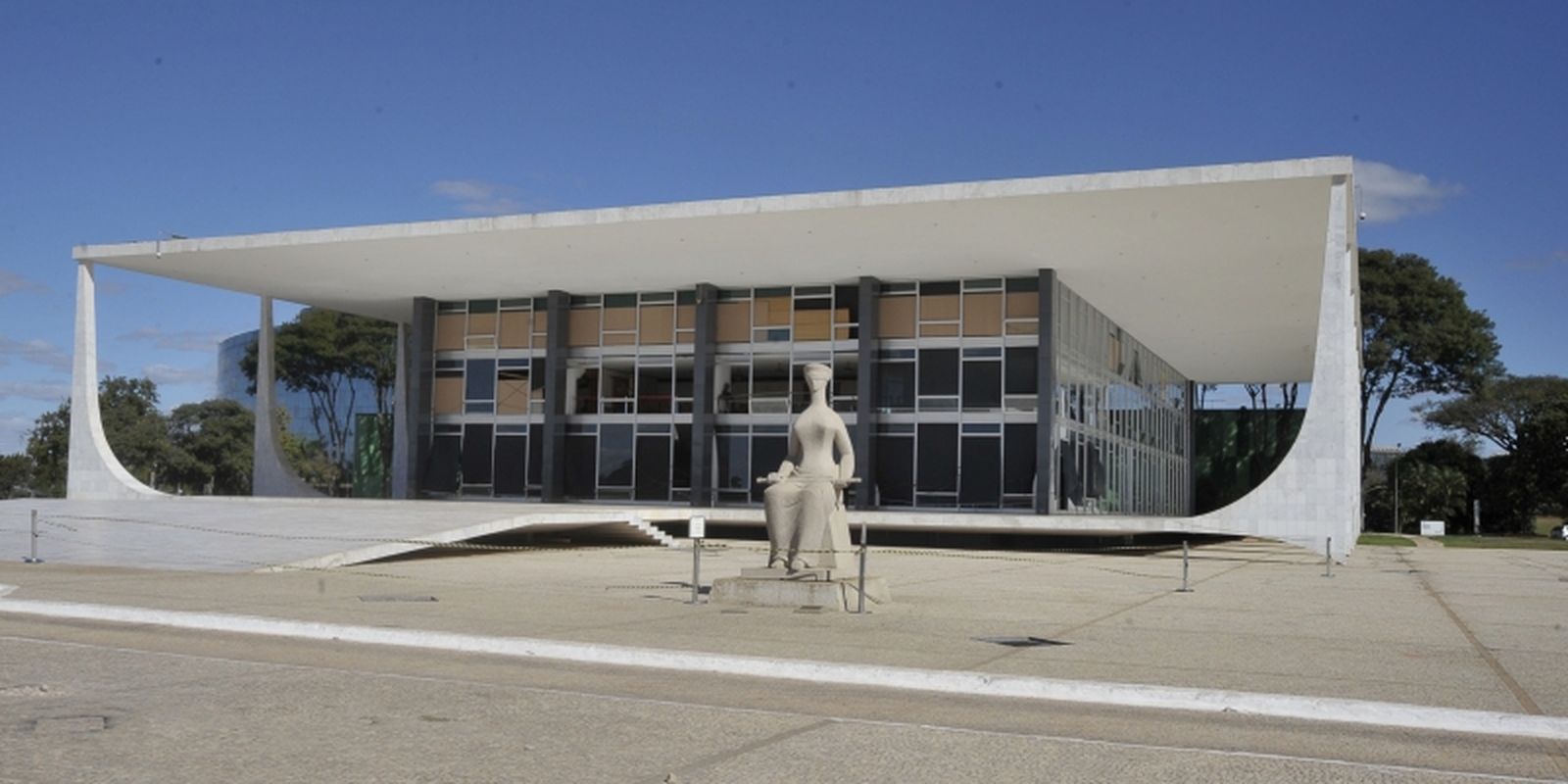 Entidades pedem suspensão de norma do CFM que barrou terapia hormonal