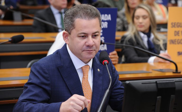 Comissão de Constituição e Justiça aprova regras para registro e propriedade de meteoritos que caem em solo brasileiro – Notícias