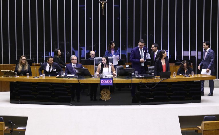 Sessão solene na Câmara dos Deputados lembra campanha contra maus-tratos a animais – Notícias