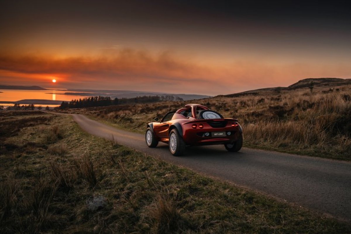 Este lotus modificado Elise está pronto para seguir as trilhas