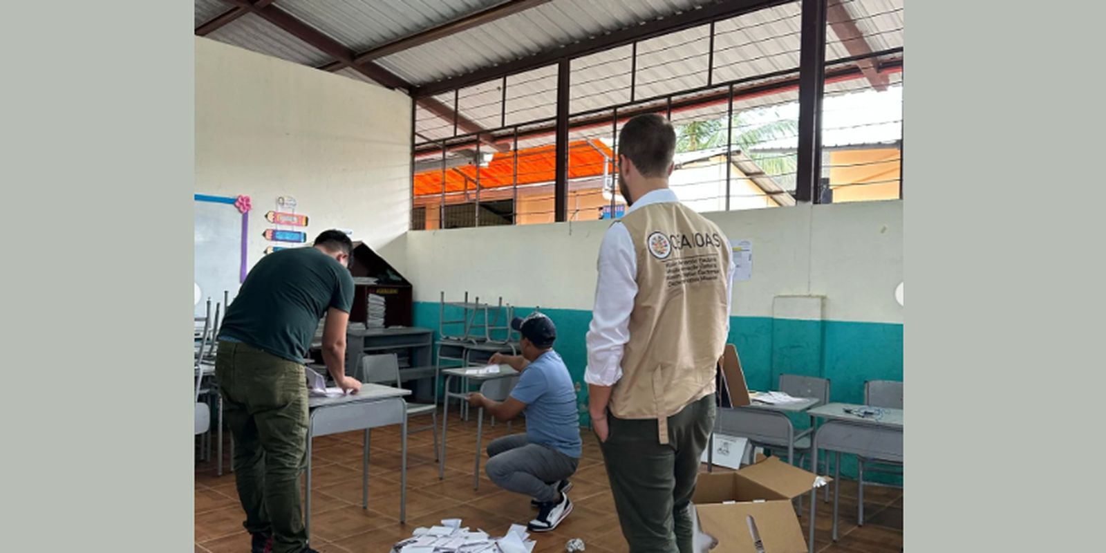 Observadores internacionais descartam fraude em eleição no Equador