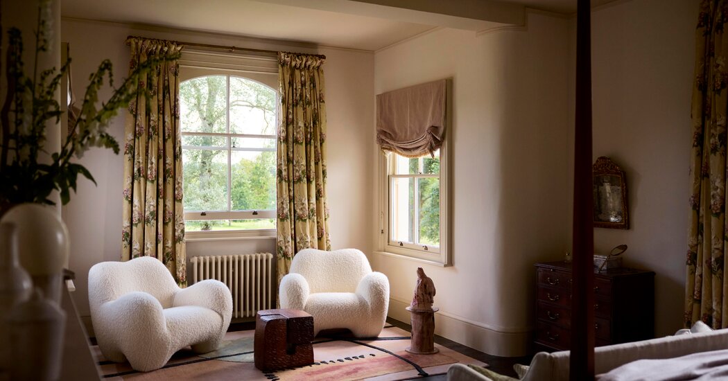 Dentro de Faye Toogood, Hampshire Manor, que reimagina o estilo do país inglês