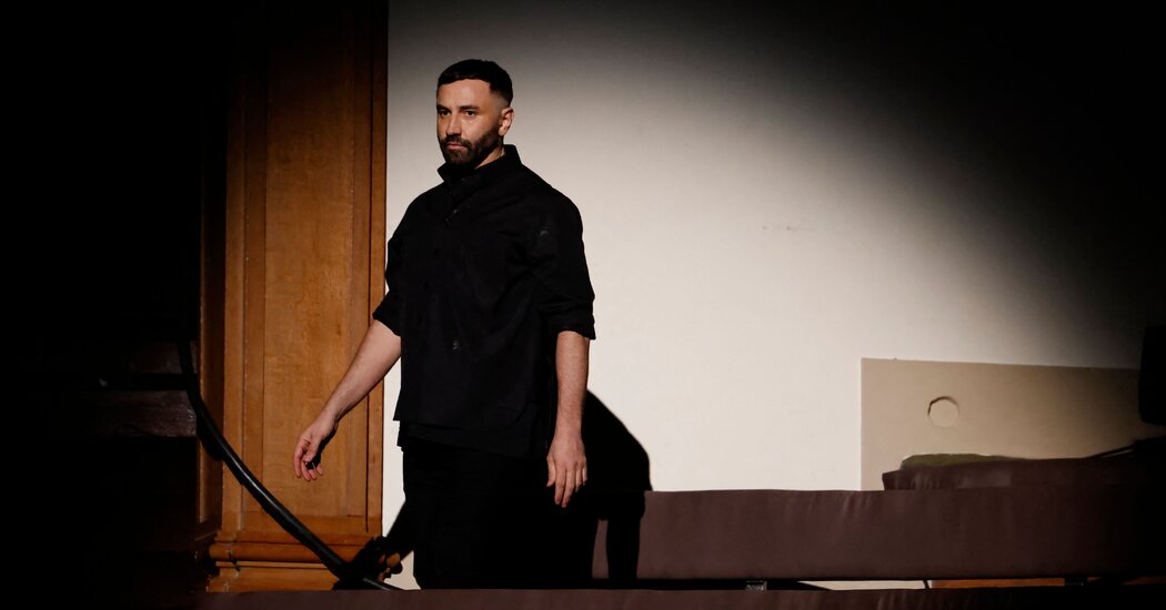 Riccardo Tisci acusado de agressão sexual em processo