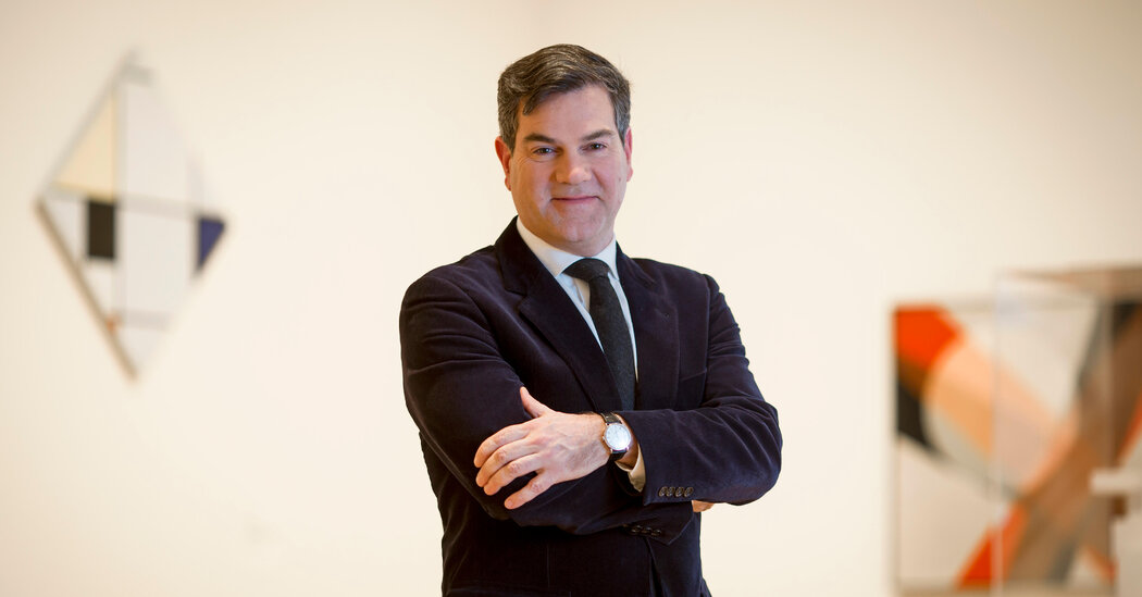 Diretor do Museu de Chicago sob investigação após incidente de avião