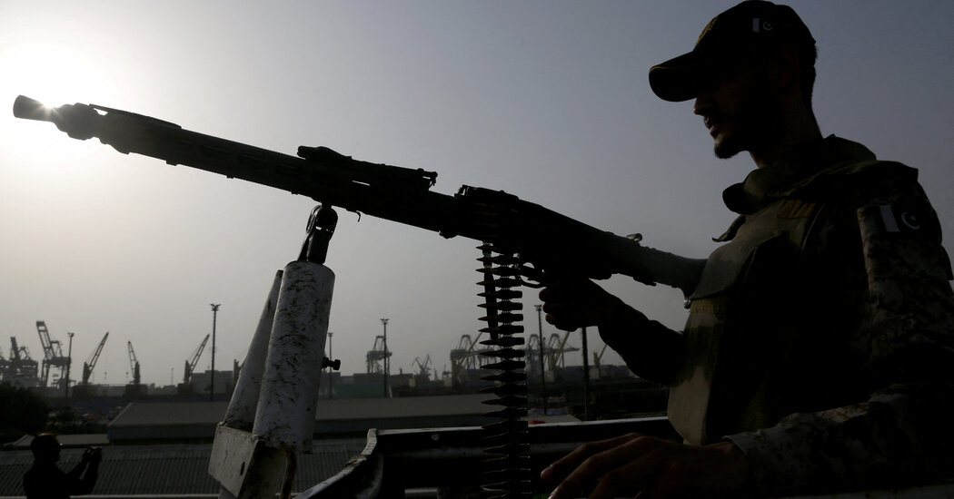 O conflito Índia-Paquistão se intensifica: atualizações ao vivo