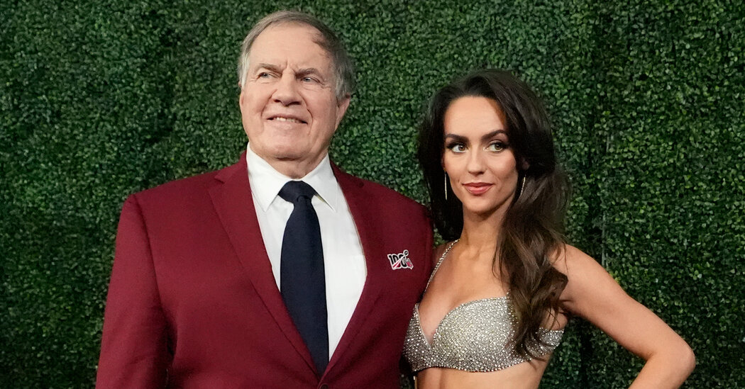 Bill Belichick defende a namorada após a entrevista de Awkward CBS