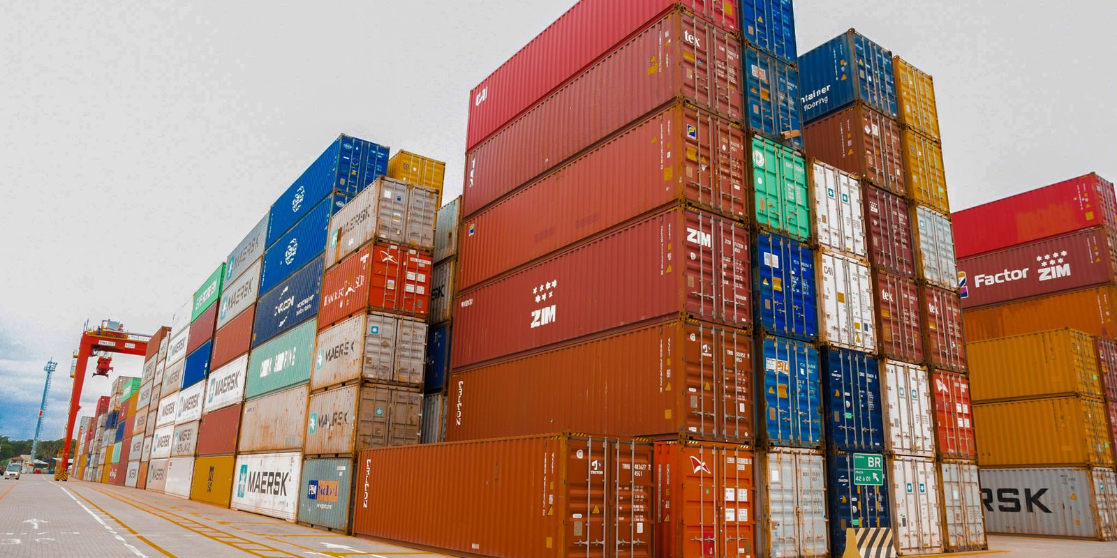 Balança comercial tem superávit de US$ 8,15 bi em abril