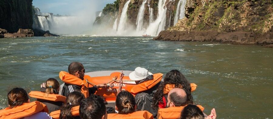 Em quatro meses, estrangeiros deixam US$ 3,09 bilhões no Brasil, 15,2% a mais que no mesmo período do ano passado