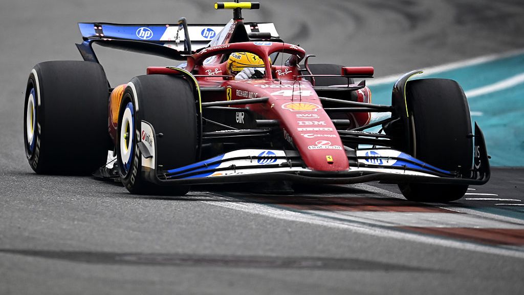 Hamilton mostra luta, mas sua Ferrari não dá um soco