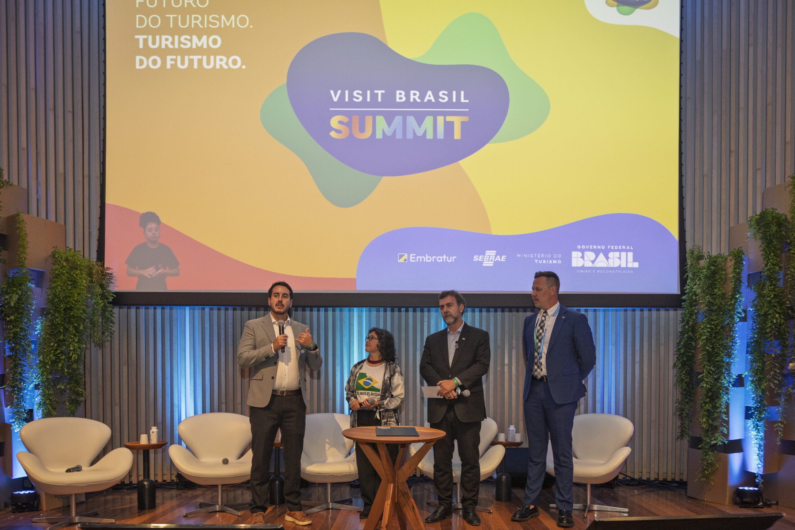 Embratur e SOS Mata Atlântica firmam parceria para impulsionar turismo sustentável no país