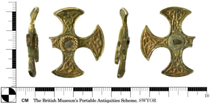 Museu adquire pequeno, mas significativo, cruzamento peitoral anglo-saxão-o blog de história