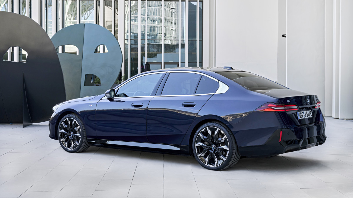 A BMW está pressionando uma pausa na produção de EV até maio