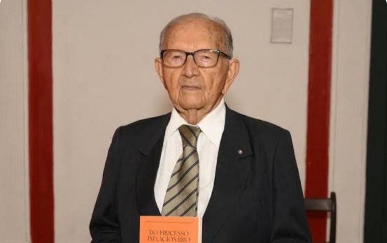Comissão debate as contribuições de livro sobre o processo inflacionário – Notícias