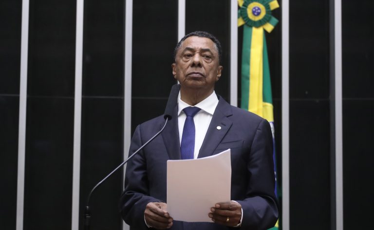 Câmara aprova projeto que amplia número de deputados federais de 513 para 531 – Notícias