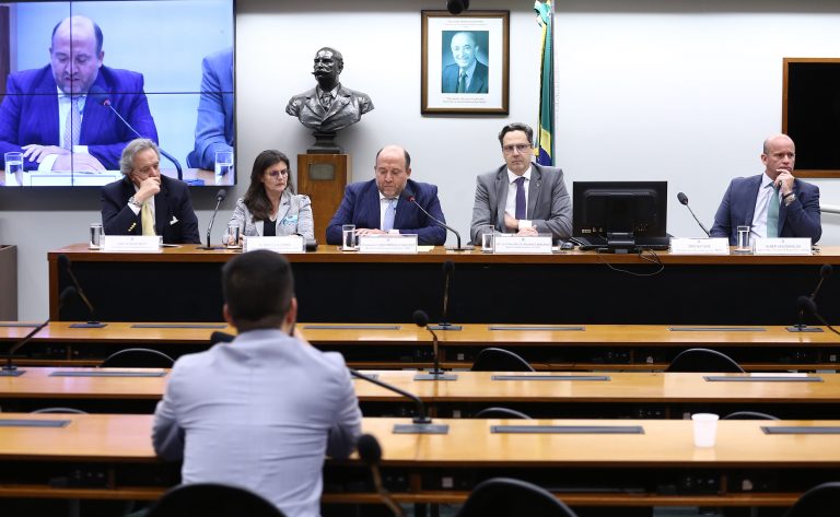 Debatedores criticam Argentina por acirrar disputas no rio Paraná – Notícias