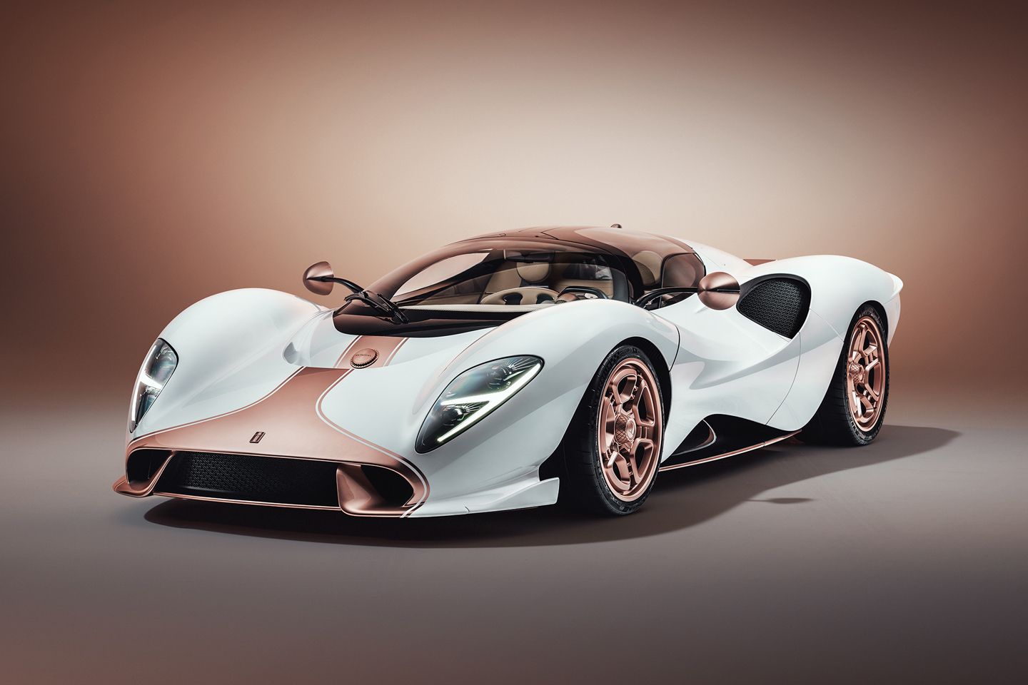 De Tomaso revela o primeiro carro do cliente P72