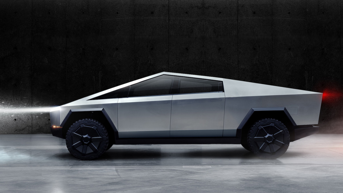 Tesla abandona dois recursos prometidos do Cybertruck – mas tenta ganhar os proprietários de volta com o ano de FSD gratuito