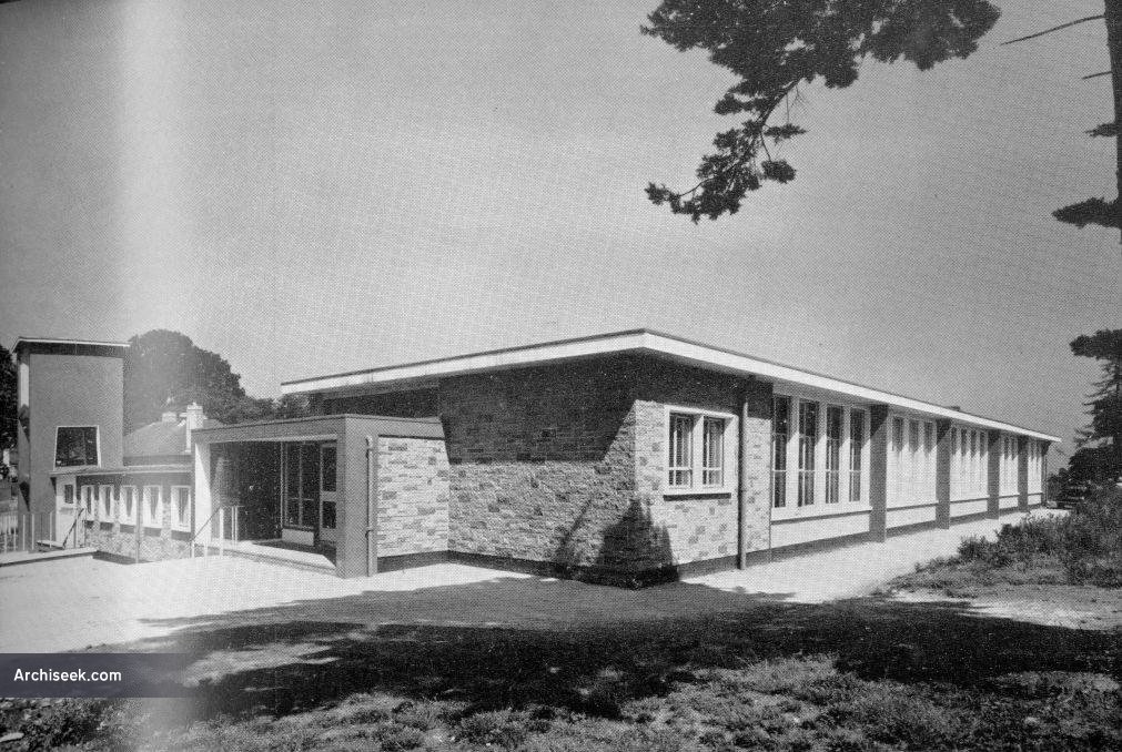 1963 – Escola Nacional dos Meninos de St. Laurence, Kilmacud, Co. Dublin